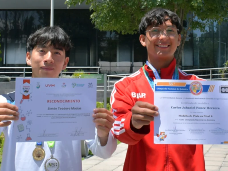Estudiantes BUAP ganan medallas de plata en Olimpiada Nacional de Química