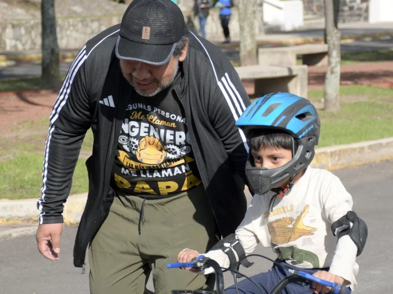 En Puebla, padres pasan más tiempo en el trabajo que cuidando a sus hijos 