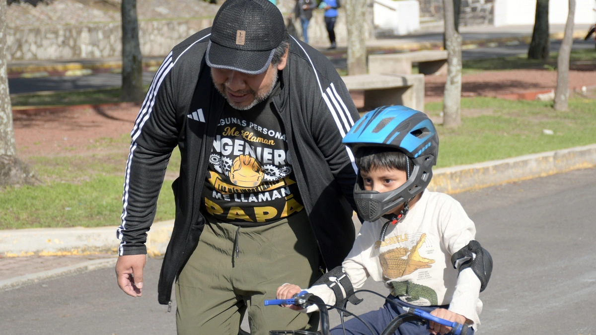 En Puebla, padres pasan más tiempo en el trabajo que cuidando a sus hijos 