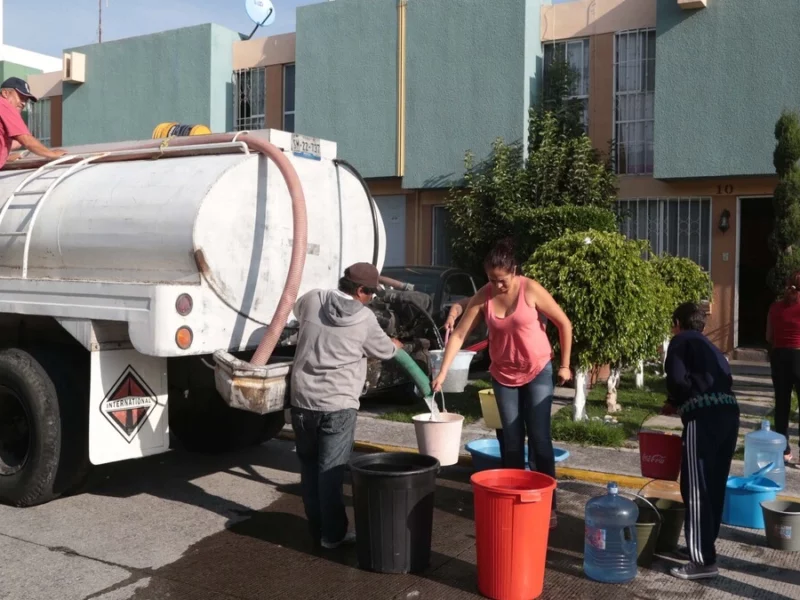 Gobierno  invierte 213 millones de pesos en pipas de agua para los poblanos que sufren escasez