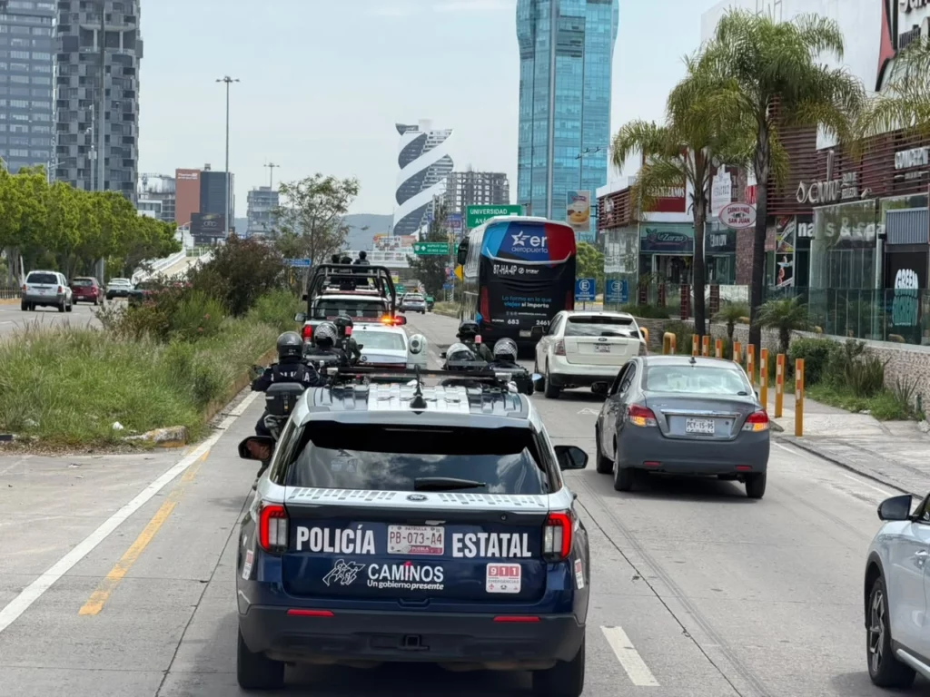 Autoridades estatales instalaron una torre de videovigilancia y reforzaron los patrullajes con binoculares sobre la Vía Atlixcáyotl para tratar de ubicar al tirador.