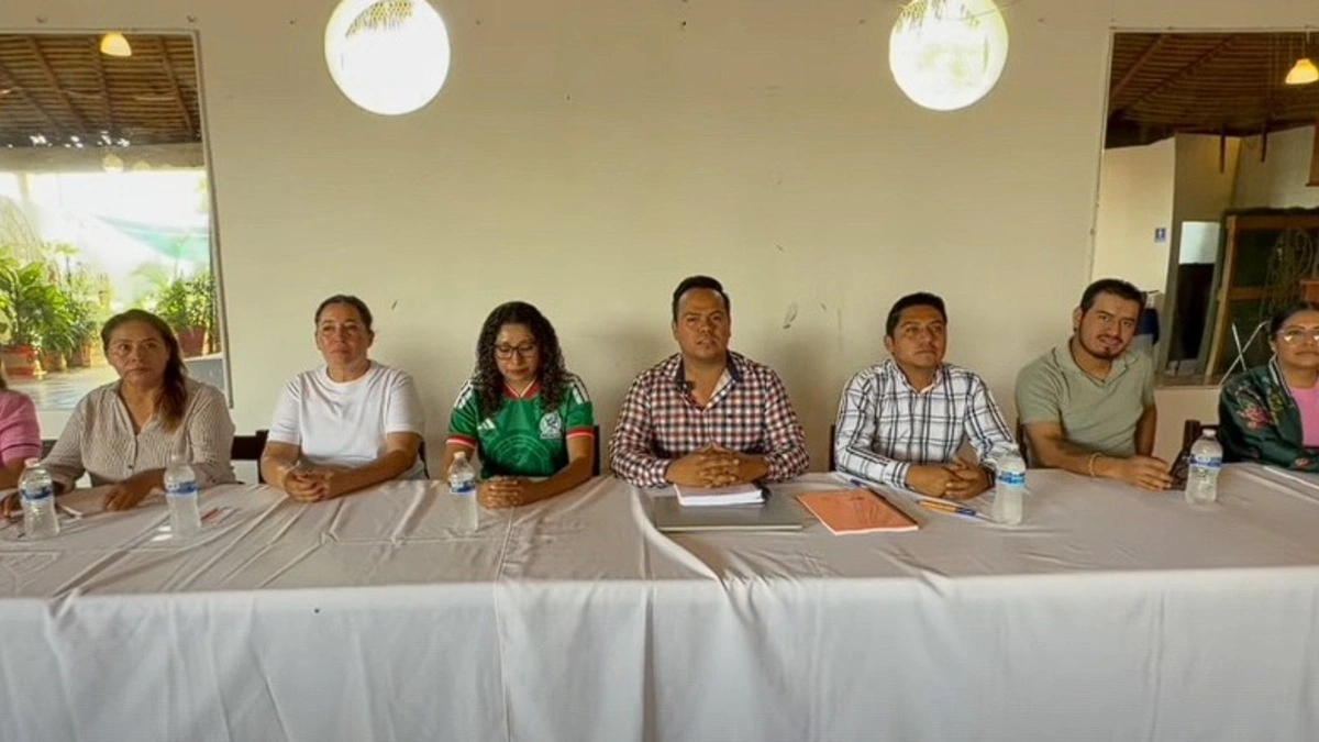 Regidores de Acatlán denuncian amenazas tras pedir destitución de Lupita Bárcenas 