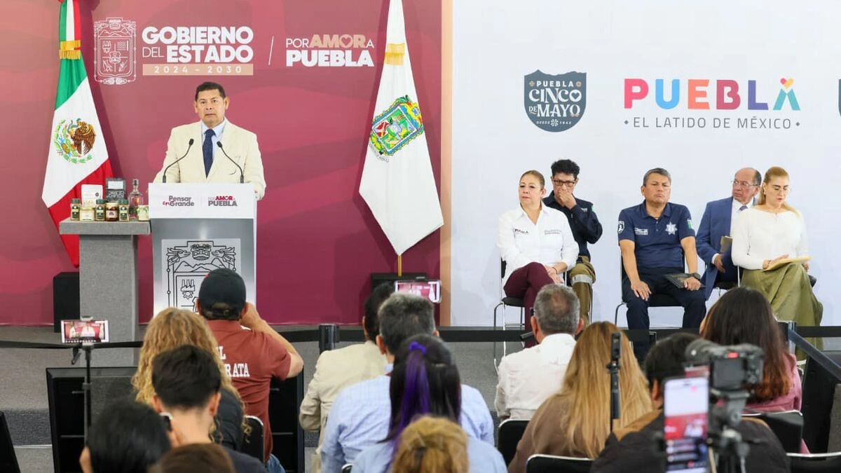 Autoridades piden colaborar para ubicar al tirador de la Atlixcáyotl y arremeten contra fake news