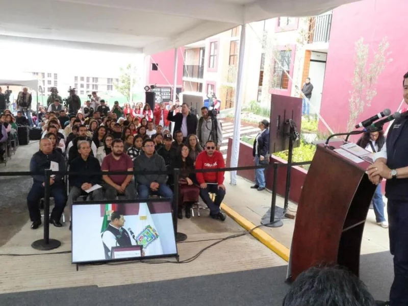 Bomberos y policías de Puebla participarán en programa de vivienda de Sheinbaum, anuncia Armenta
