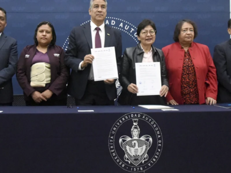 Signan convenio de colaboración BUAP y la USEP.