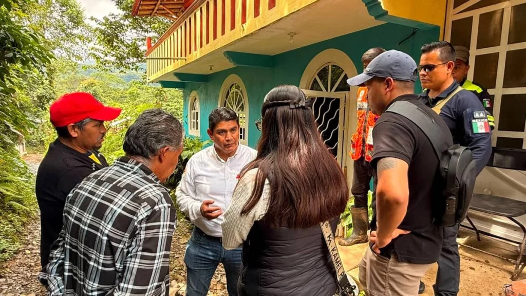 Fueron siete personas las que entraron a las grutas de Cuetzalan, pero quedaron atrapadas tres y ya localizaron dos cuerpos.