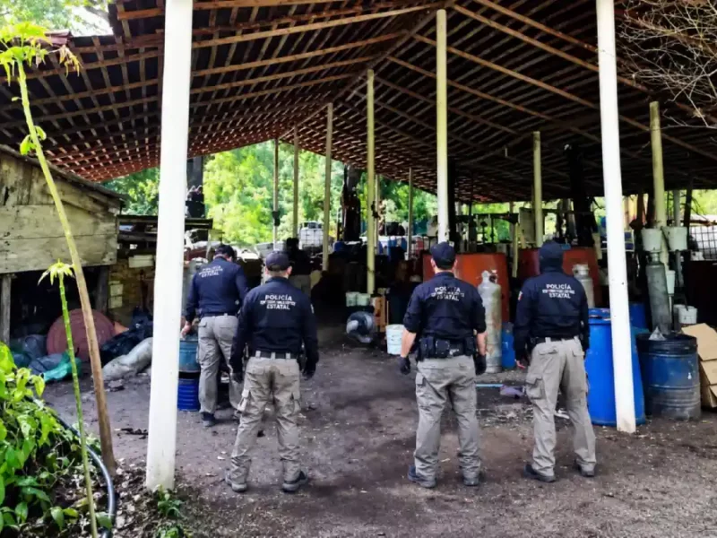Detienen a tres secretarios de Seguridad Pública en Puebla; están relacionados con el narcolaboratorio de Chila de la Sal.