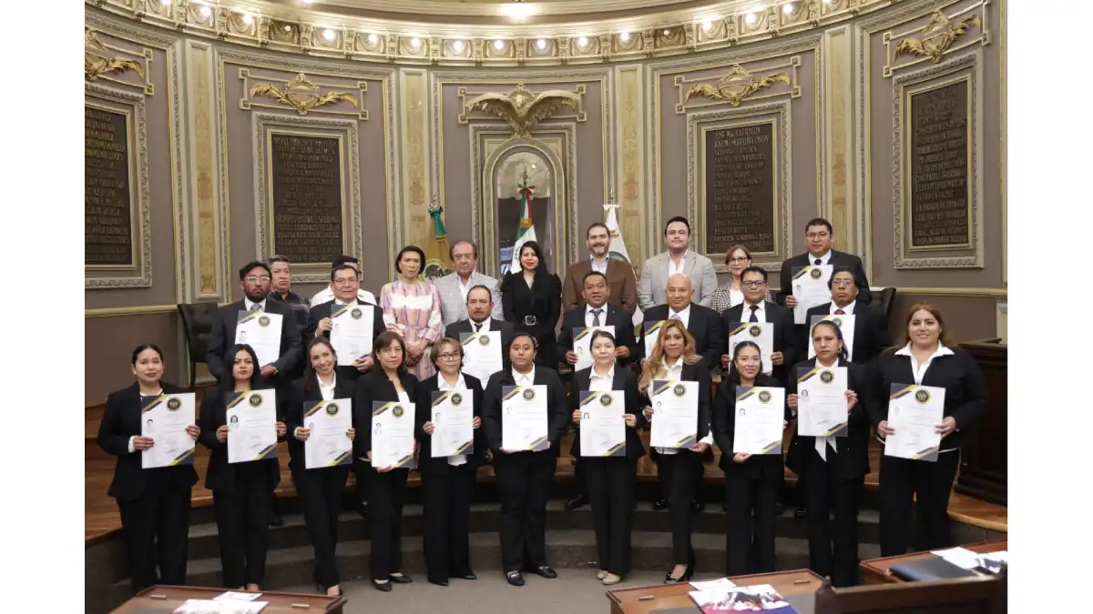 Congreso del Estado, sede de la entrega de títulos de la Licenciatura en Derecho Burocrático del INESAP