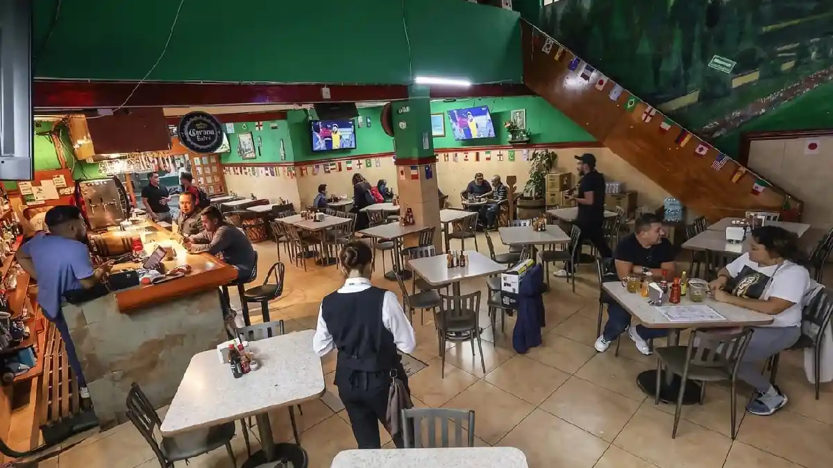 Ocho de cada 10 restaurantes en Puebla no registraron incremento en ventas durante el mundial 