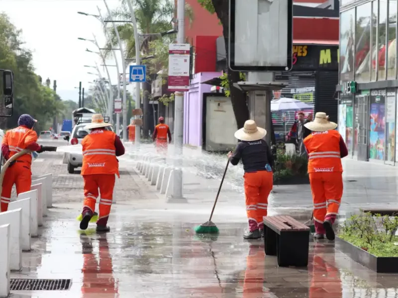Gobierno de Pepe Chedraui mantiene limpios el Zócalo y la Avenida Juárez tras el encuentro entre México e Inglaterra