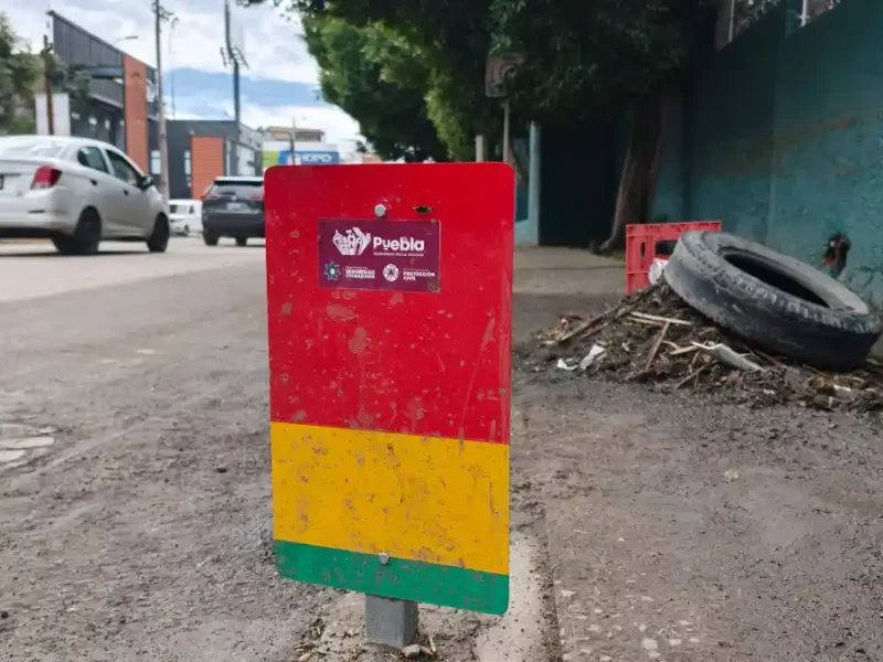 Basura generada por inundación y un semáforo pluvial. Ayuntamiento detecta 59 puntos con riesgo de inundación por lluvias.