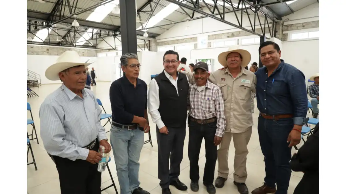 Fortalece diputado Pável Gaspar Ramírez el diálogo con empresarios, productores y liderazgos sociales de Santa Clara Ocoyucan