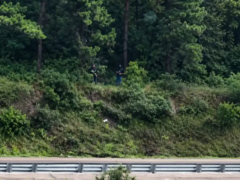 Trailero capta a sujetos encapuchados en las Cumbres de Maltrata; crece preocupación por inseguridad