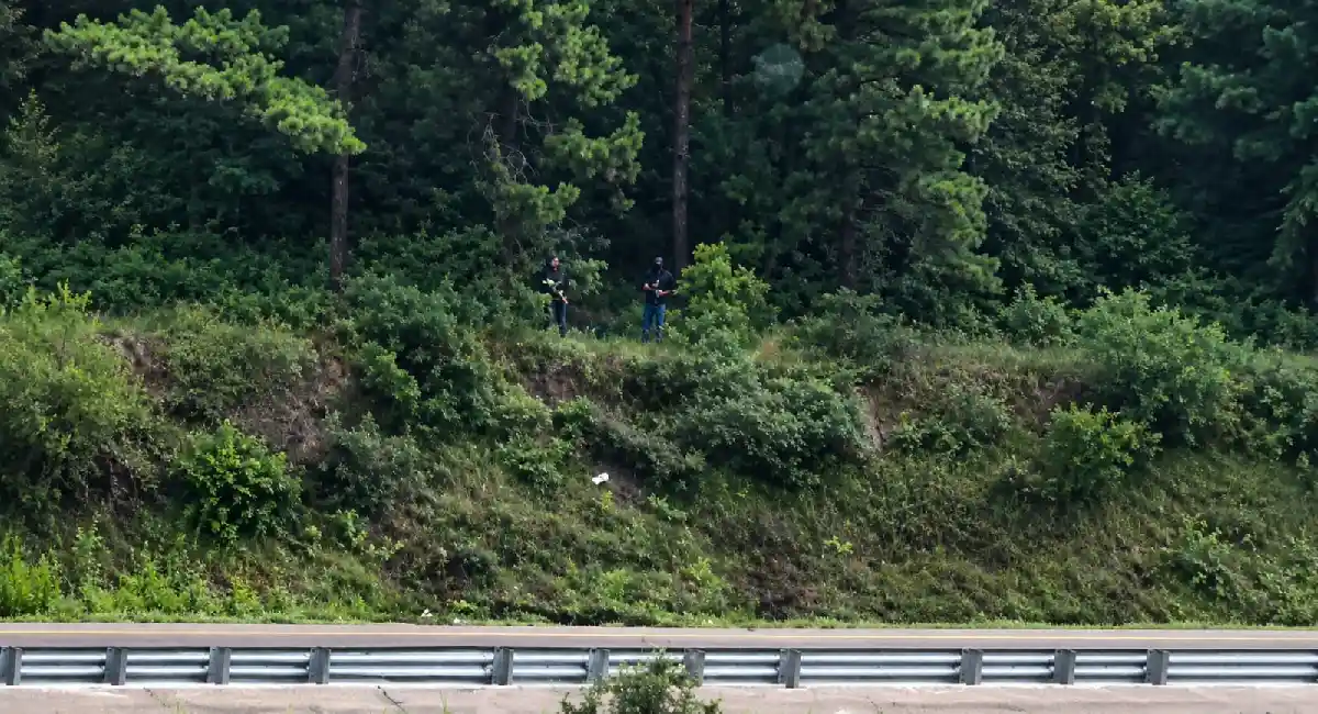 Trailero capta a sujetos encapuchados en las Cumbres de Maltrata; crece preocupación por inseguridad