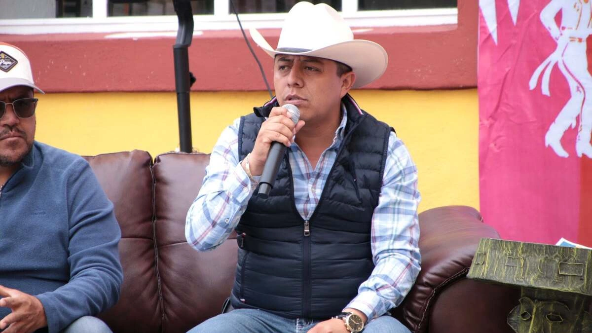 Exhiben al alcalde de Tepeyahualco ebrio durante concierto de Titanes de Durango