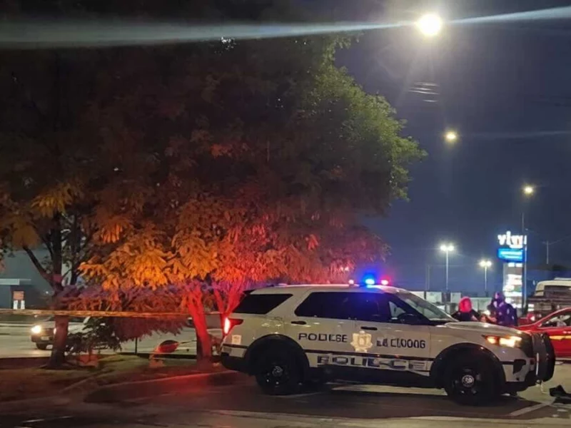 Conductor muere tras chocar contra un árbol en el bulevar 18 de Noviembre