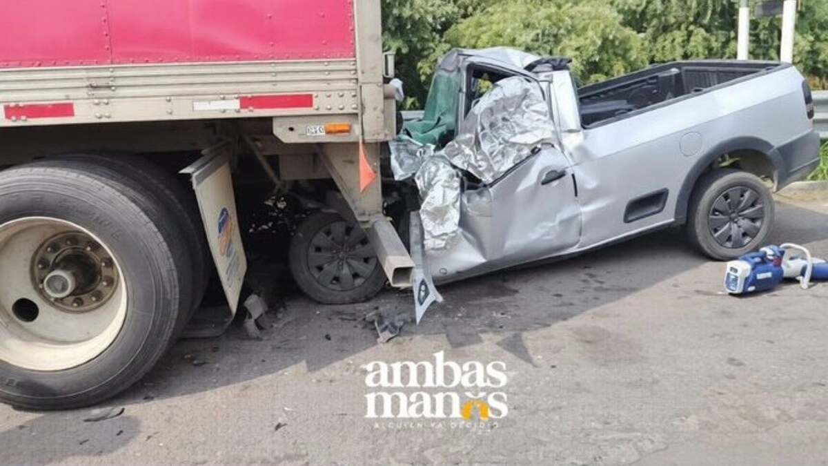 Mueren dos personas tras choque en la autopista México-Puebla