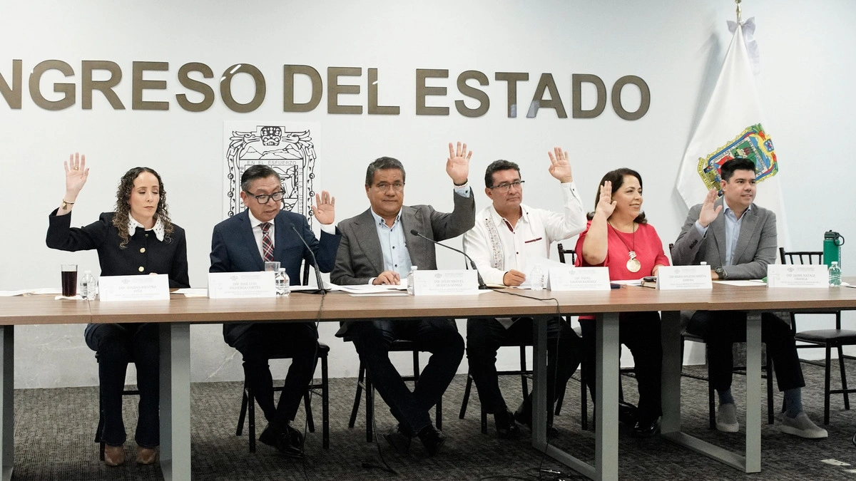 Congreso aprueba, en comisiones, reducir las regidurías en Puebla capital
