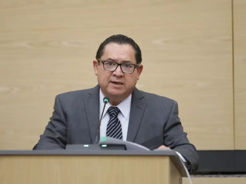 Proponen Leonela Jazmín Martínez y Elías Lozada iniciativa para impedir matrimonio a deudores alimentarios en Puebla 