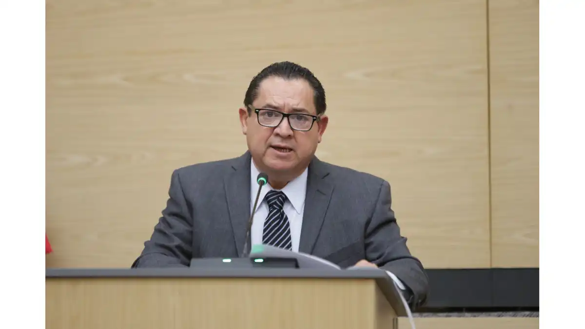 Proponen Leonela Jazmín Martínez y Elías Lozada iniciativa para impedir matrimonio a deudores alimentarios en Puebla 