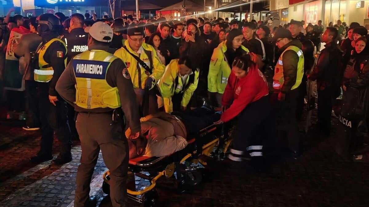 Un hombre se cae en los festejos de la Avenida Juárez y acaba en el hospital