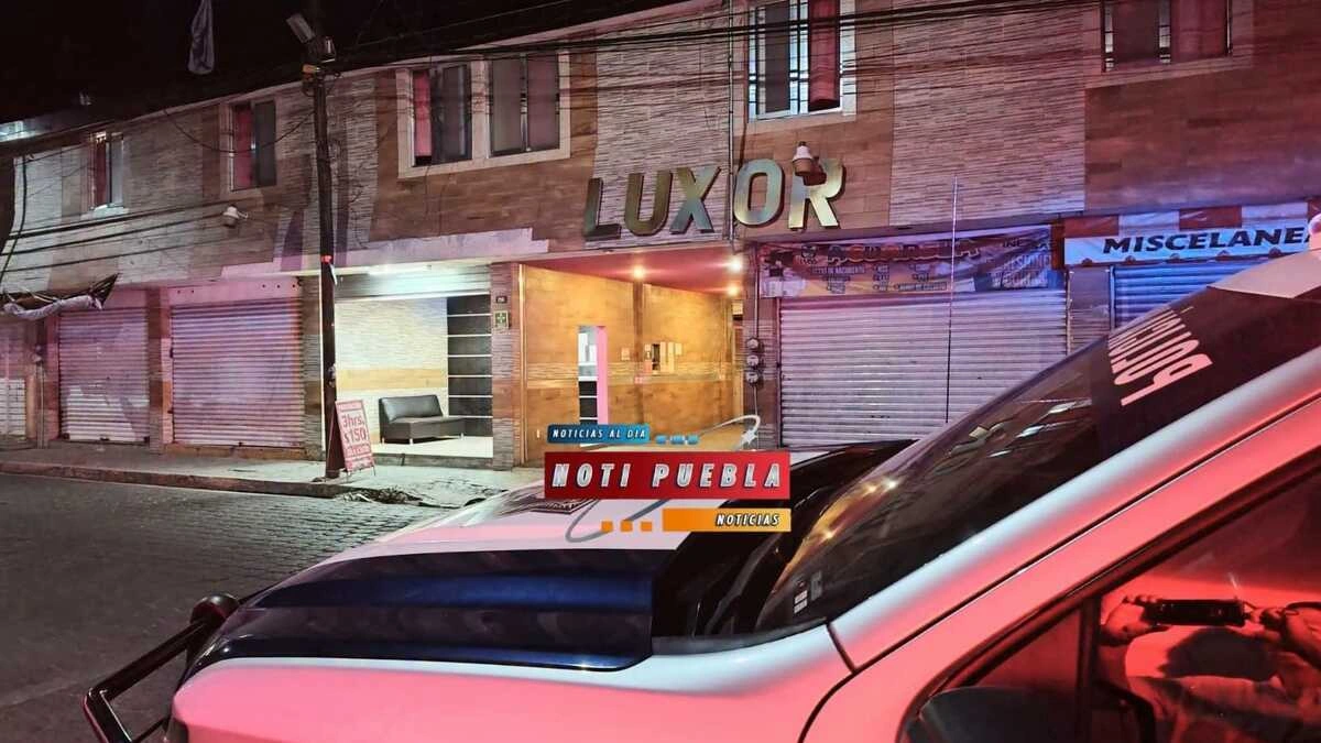 Hallan a hombre sin vida en motel de Tehuacán; Fiscalía investiga