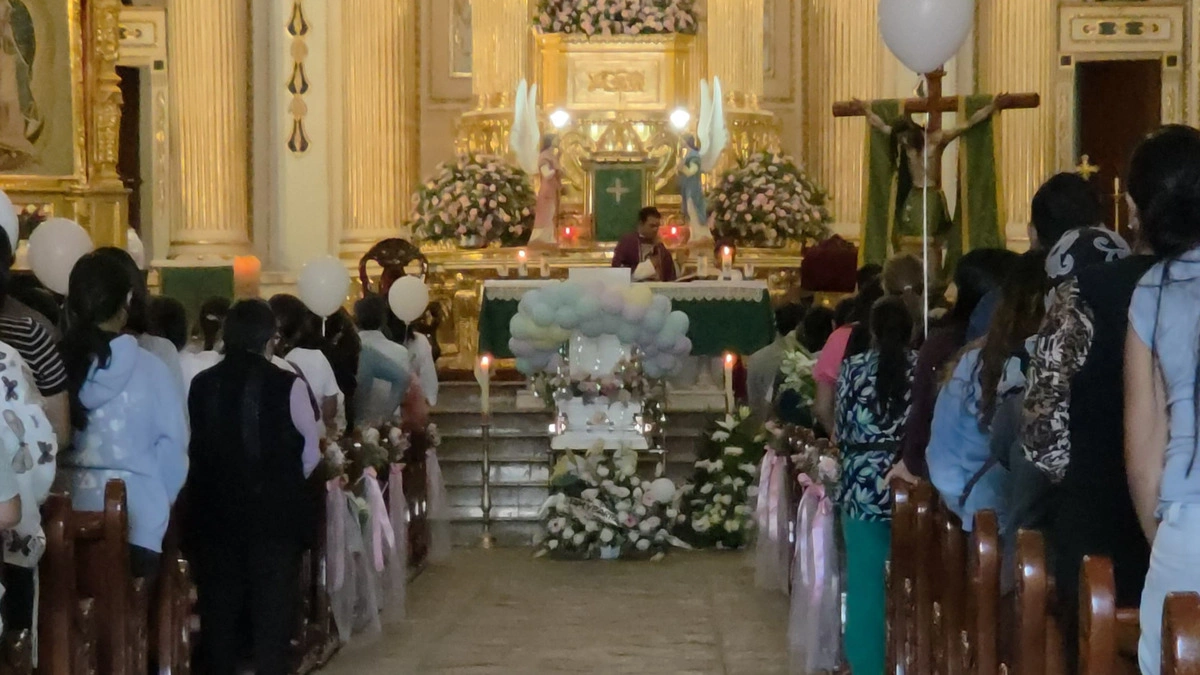 Niña de 6 años muere por presunta negligencia en clínica de San Pedro Cholula