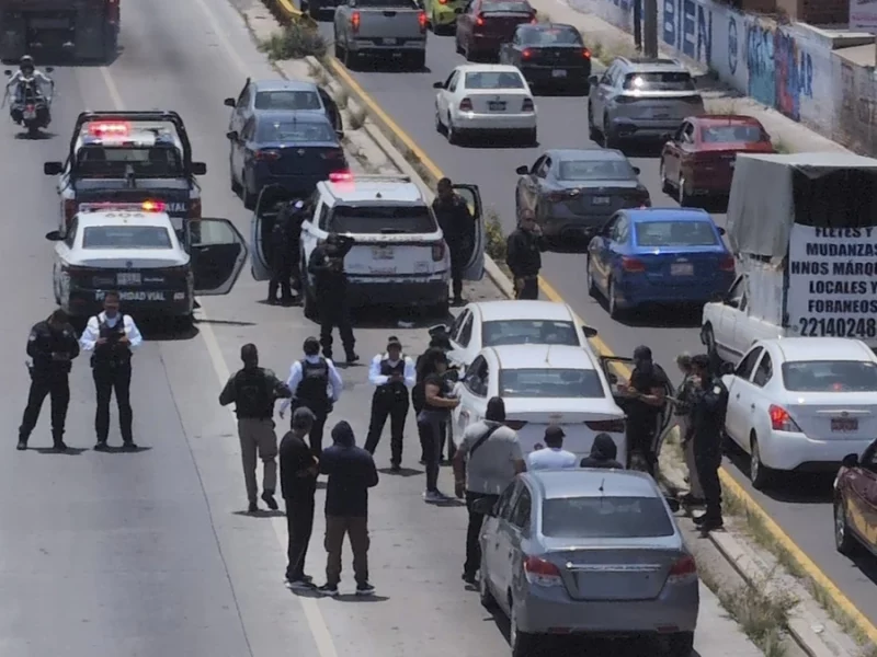 Detienen a cuatro delincuentes tras persecución en el Periférico Ecológico