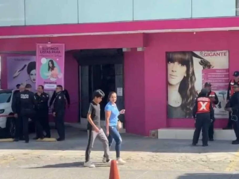 Policía auxiliar se dispara y muere en negocio de Las Ánimas