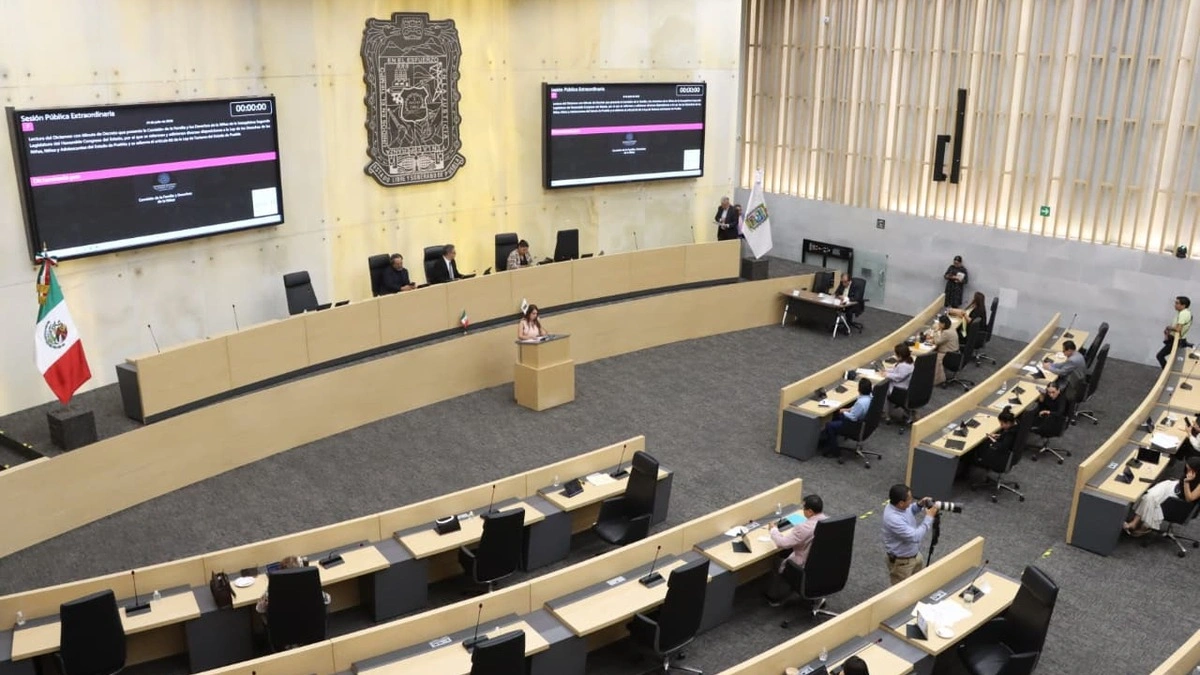 Congreso de Puebla frena nepotismo en ayuntamientos y establece distribución de regidurías