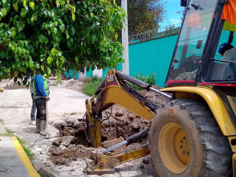 Vecinos de la junta auxiliar Ignacio Romero Vargas viven entre socavones