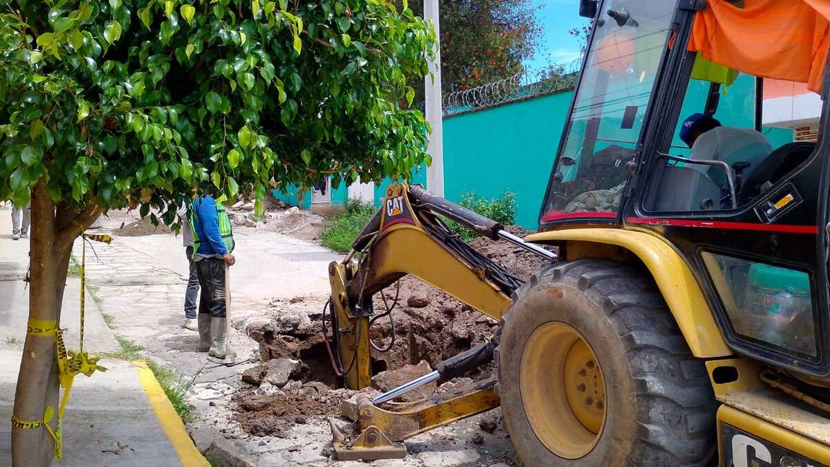 Vecinos de la junta auxiliar Ignacio Romero Vargas viven entre socavones