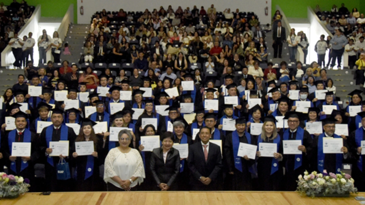 Egresados de la Universidad para Adultos son un referente para nuestra institución: Lilia Cedillo