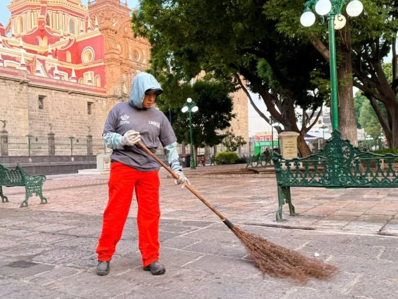 Gobierno de Pepe Chedraui mantiene limpios el Zócalo y la Avenida Juárez tras partido